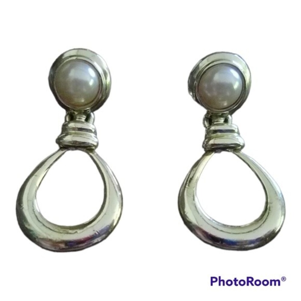 Vintage Pearl & Light Goldtoned Dangling Earrings